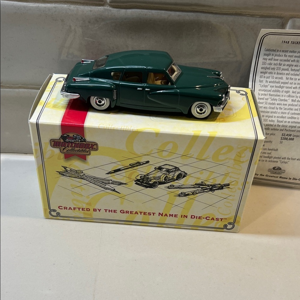 Tucker 1948 Torpedo Collectibles Classic Green Die-Cast Car 1:43 Size DINKY